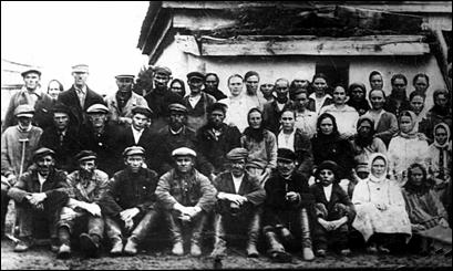 Коллектив колхоза им. Тельмана после субботника, 1937 г.