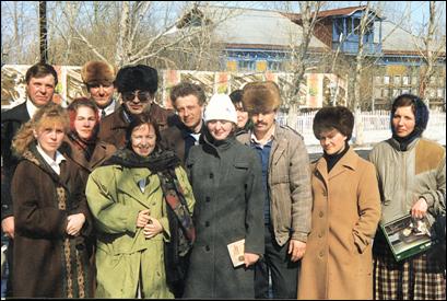 Фото на память с методистом из Германии (вторая слева), апрель 1990 г.